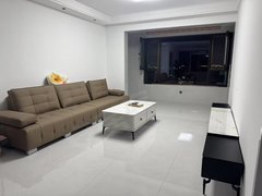 榆林榆阳阳光广场紫金名苑精装98平米两室,拎包入住,年租2.5万,看房方便出租房源真实图片