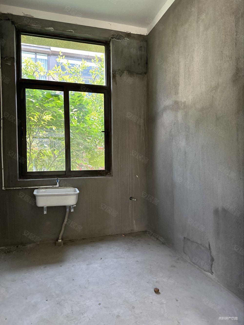 龙茂府排屋630万 带车位2个毛胚急