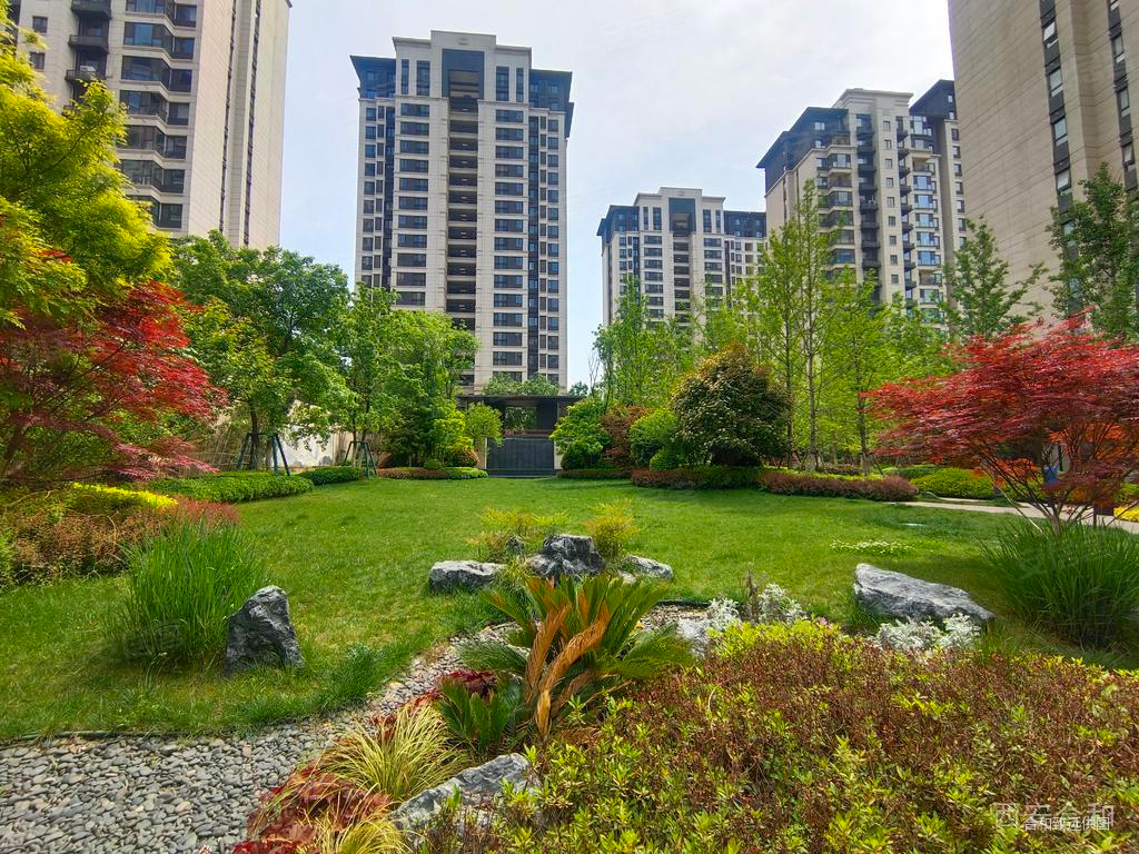 绿城西安全运村木兰郡小高层铁一旁次新小区南北通透