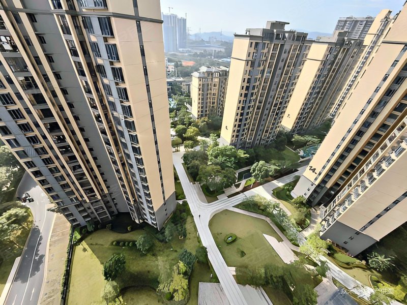 保华铂郡花园3室2厅2卫114.19㎡东南136万