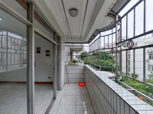 深圳福田香蜜湖香荔花园(一期)陪读性价比高地段,地铁口学校都不足