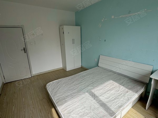 大连沙河口西安路泉涌街79号小区近西安路罗斯福中央大道交通便利近地铁公交押一付一随时看房出租房源真实图片