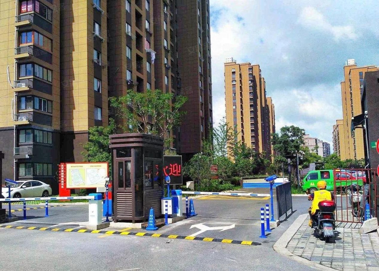 美罗家园雅苑2室1厅1卫67.95㎡南北186万