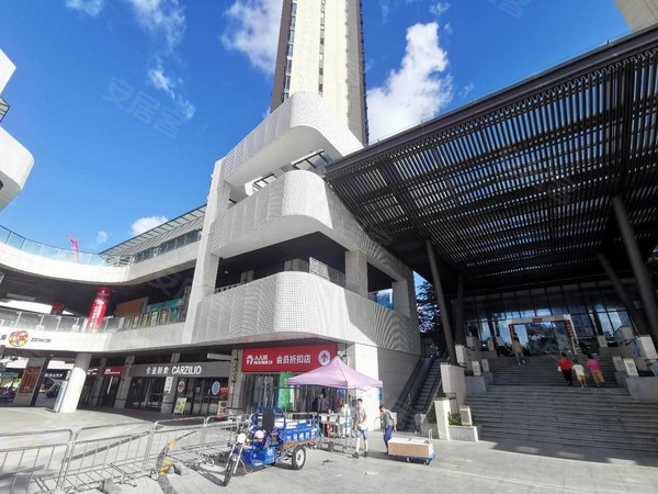 深圳大鹏新区葵涌花样年家天下葵涌花生唐人人乐电影院配套3房2厅