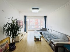 阜新细河细河城区金地盛园步梯二层1300元 83平南北通厅 带地下室 随时看出租房源真实图片