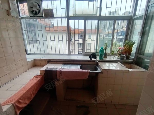 深圳罗湖东门翠华花园翠华花园,三房,急租出租房源真实图片