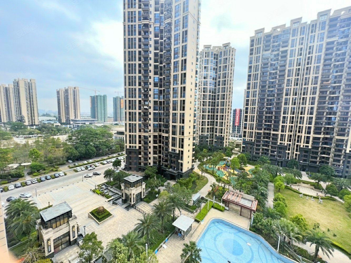 天誉湾一期南向大三房出售楼层好景观好看泳池钥匙在随时看