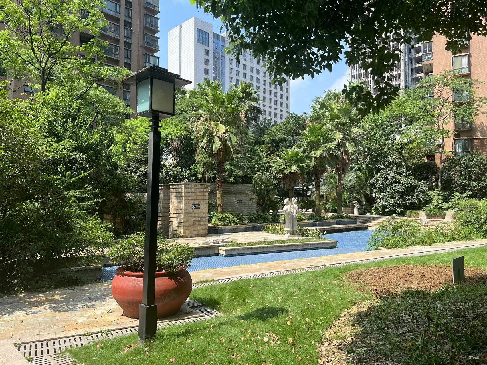 积玉桥地铁口华润凤凰城精装四房东边户