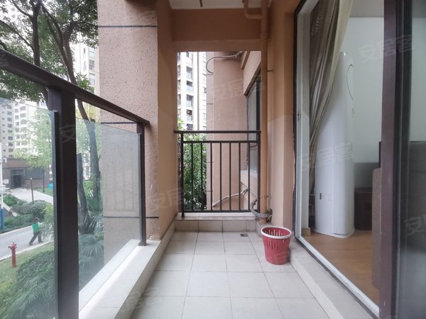 重庆巴南融汇珠江城(a区)巴南区 珠江城一期 三房 1400元月出租房源