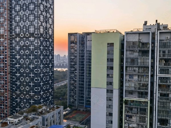 柳州城中城中阳光100城市广场阳光100城市广场 2室1厅1卫出租房源真实