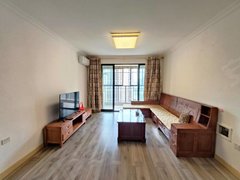 桂林临桂花生唐麓湖国际四房两厅两卫 客厅有空调 家电齐全,拎包入住出租房源真实图片
