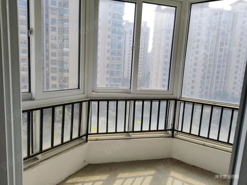 中南世纪城三期 毛坯大四房 南北通透 送八角阳台 买断车位,中南世纪