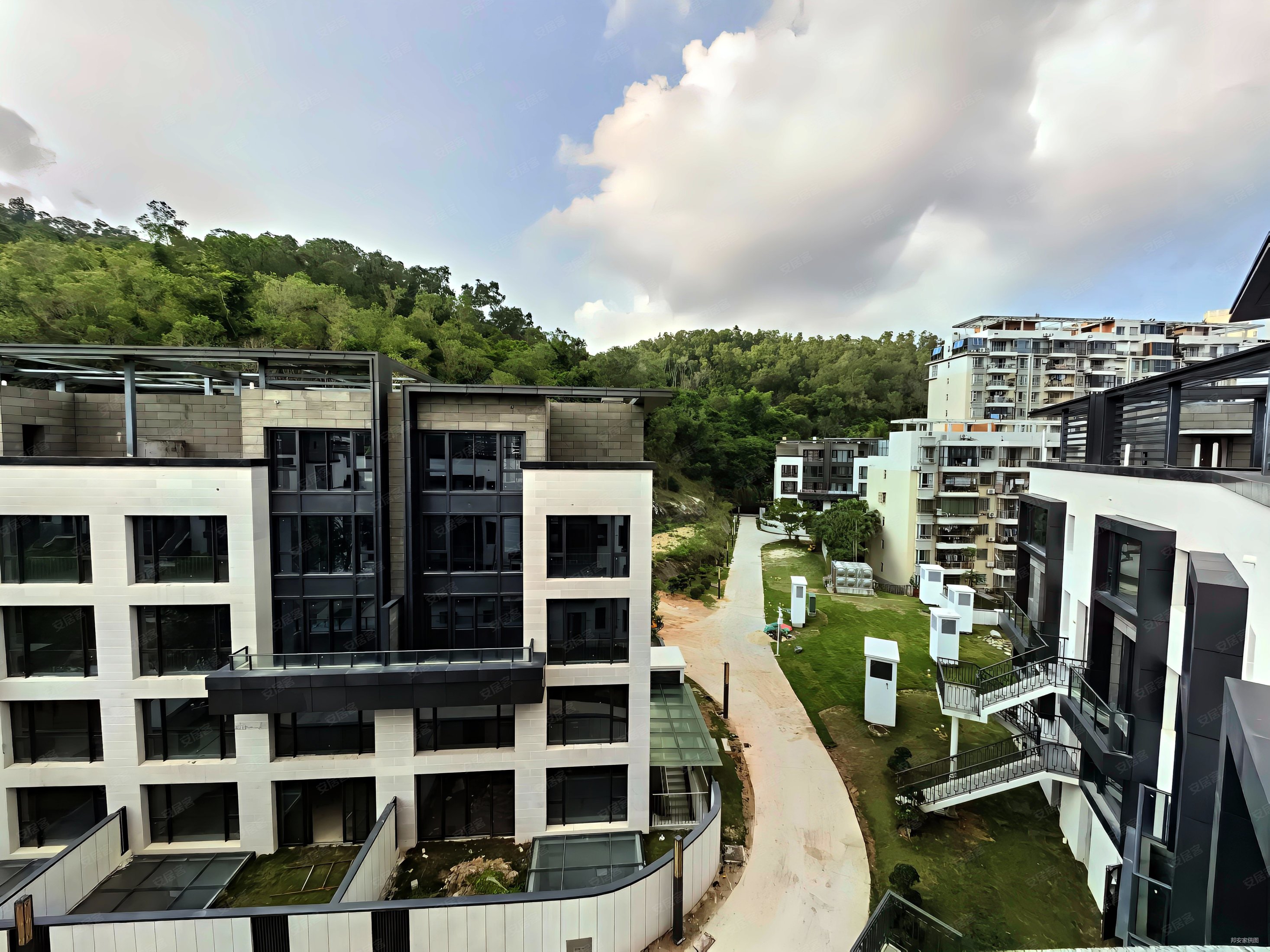 顶楼送平台送车位现楼珠海情侣路叠墅联排看房方便香麓湾