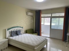 济南高新汉峪楼下就是公交车站点.直达各大繁华区域,门口小吃城省时吃美食!出租房源真实图片