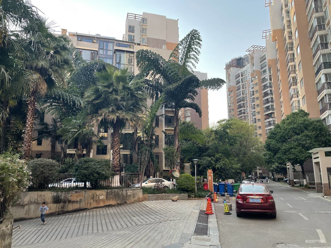 理想红树湾4室2厅2卫136㎡南北156万