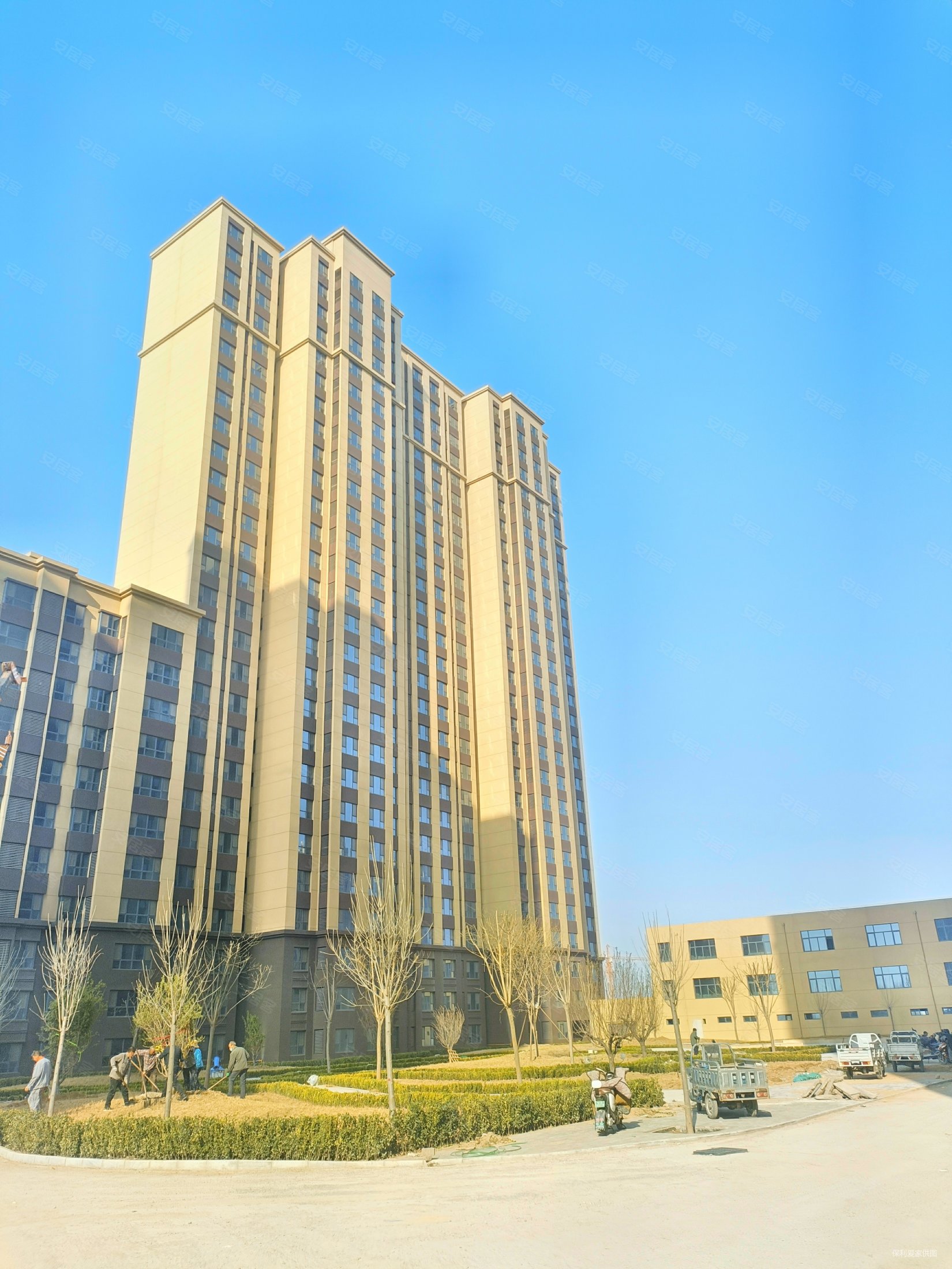 东创悦城电梯房南北通透3室2厅精装修120平诚心