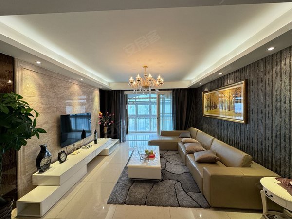 高迪晶城 3500元 3室2厅2卫 精装修,超值,免费看房出租房源真实图片