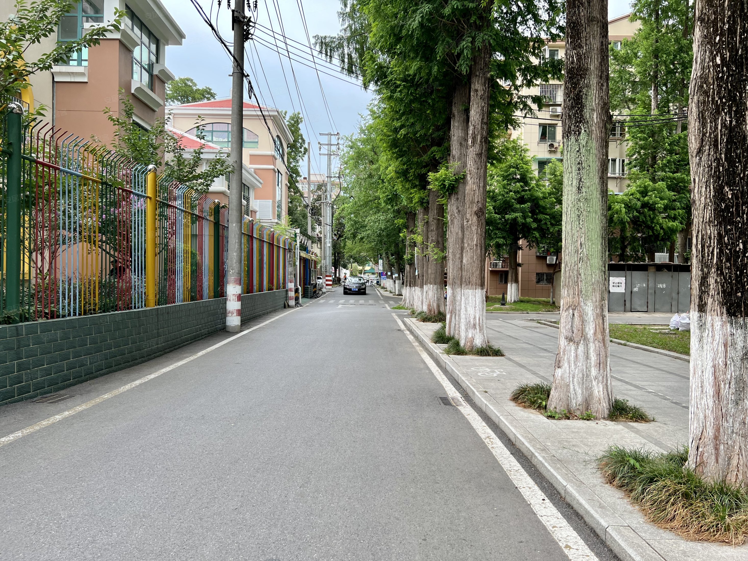 钟灵街农科院一楼带院子三房满五w一房龄新地铁口