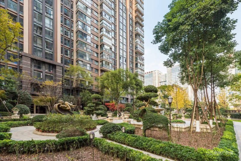 城南桐梓林紫檀大平层套四高楼层视野号随时看房诚心出售