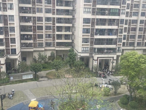 【多图】小新塘回迁房小区,小新塘租房,合租实拍直租女生电梯房,装修