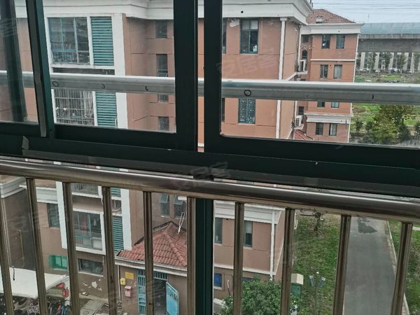 苏州工业园唯亭悬珠花园东区悬珠一房一厅精装修整套2000押一付一水电