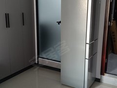 鞍山海城西柳美馨一电梯一室，拎包入住，可月付，，，，出租房源真实图片