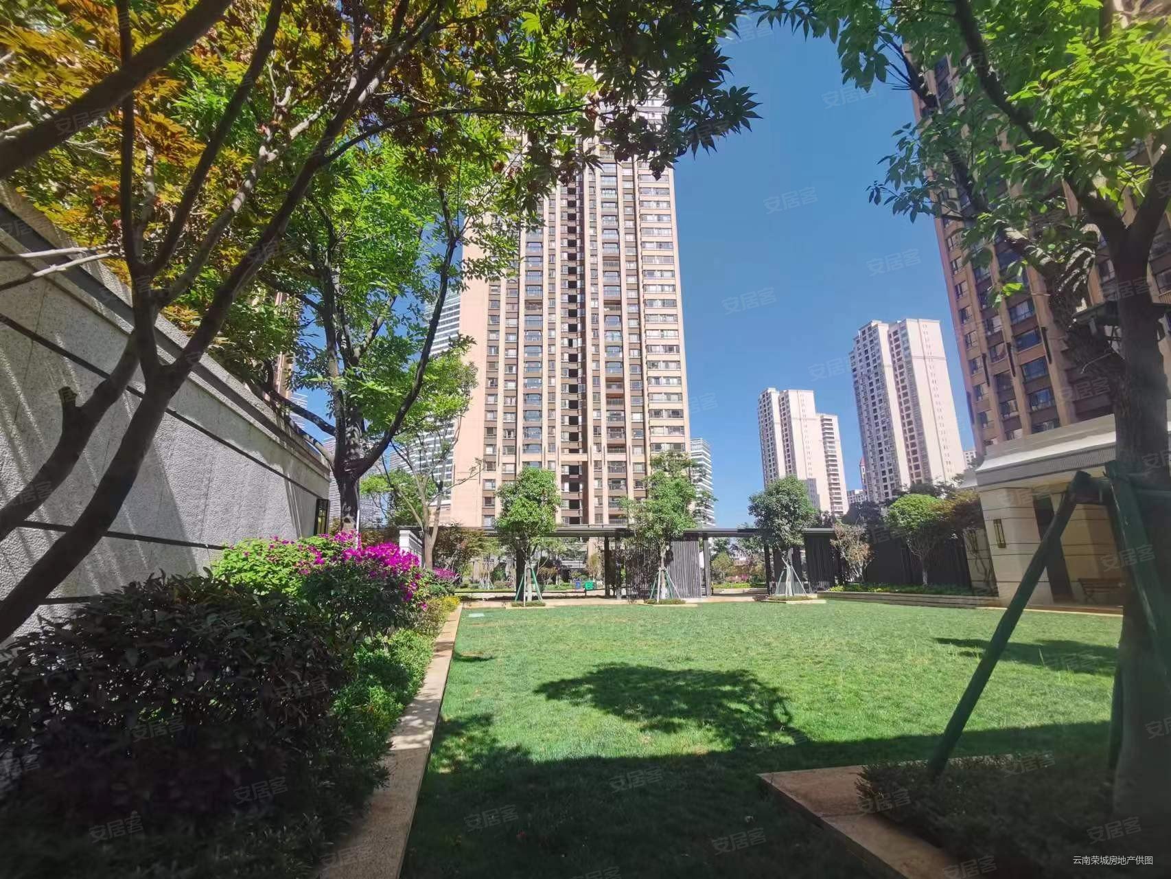 海伦国际依云郡3室2厅2卫122.86㎡西南148万