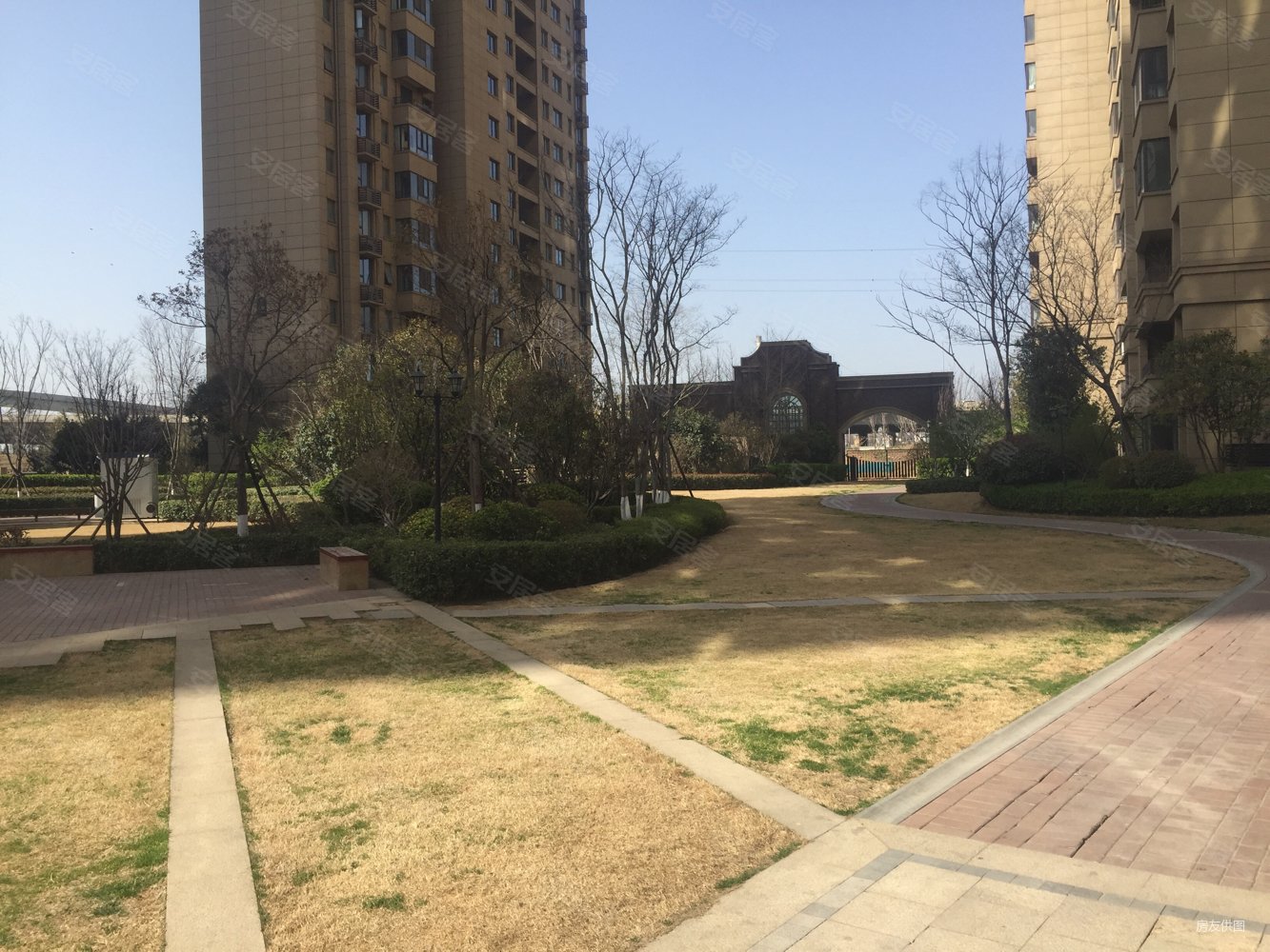 郑州绿地城13711大4房急售随时看房