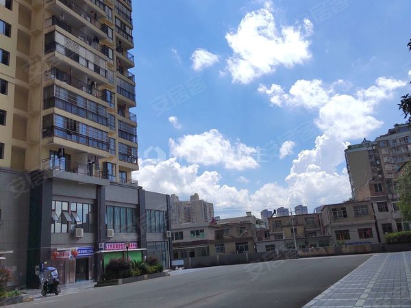 贵阳花溪清溪路阳光花园(花溪)好房出租,2200一个月拎包入住出租房源