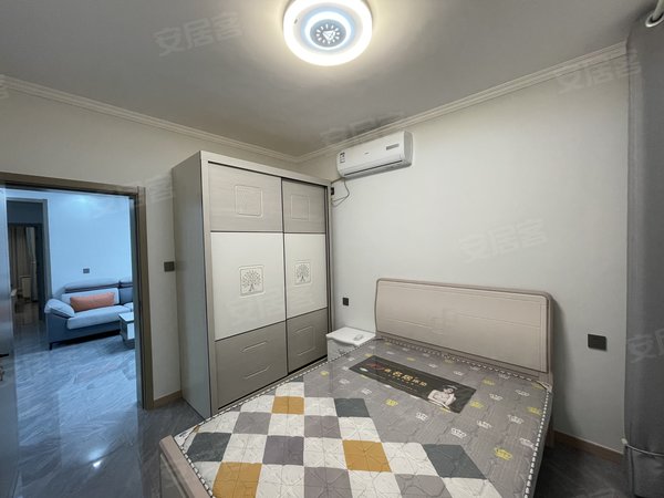 漯河源汇源汇城区尚书房昌建广场旁尚书房,精装3室,家具家电齐全,图片真实,随时看房出租房源真实图片