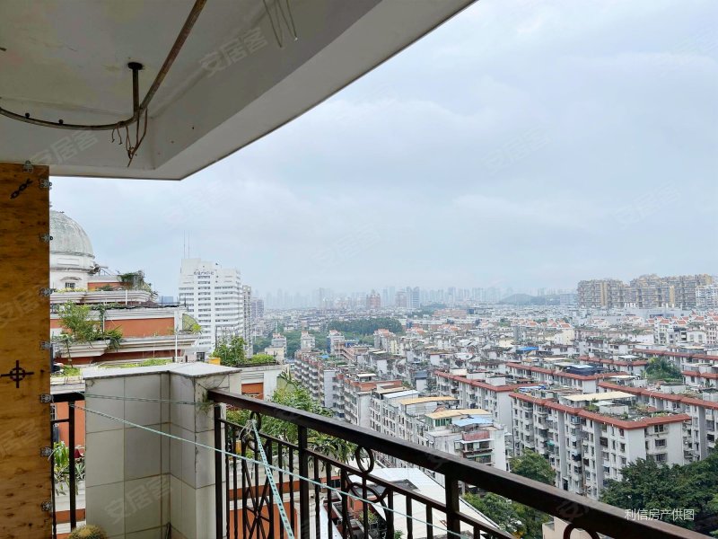 鹭江新城(四期) 出行方便 南向采光好 小三居 满二 临地铁