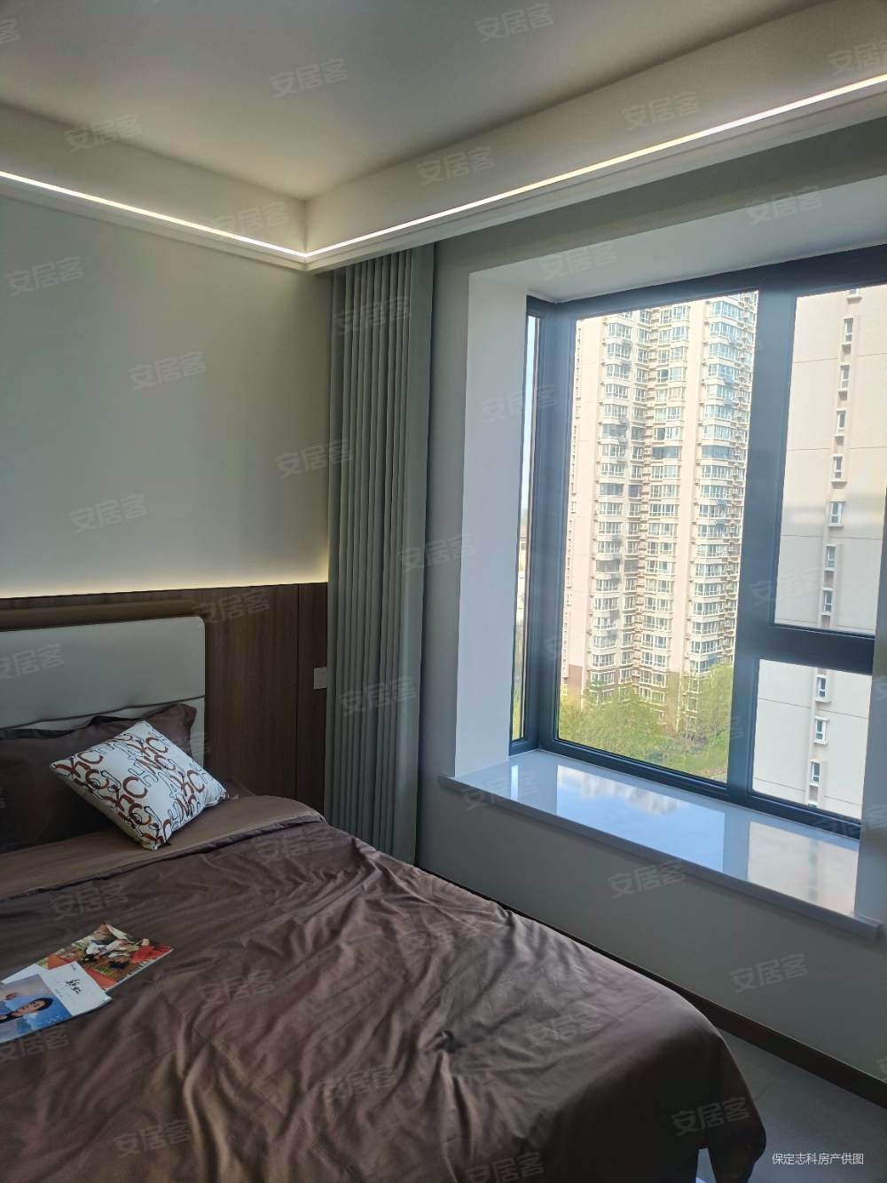 维多利亚夏郡3室2厅2卫138.1㎡南北104.8万