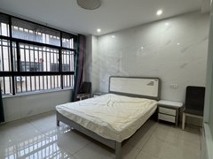 扬中扬中市区市中心家纺城-1室1厅1厨1卫精装包物业1100元月，有多套可选出租房源真实图片