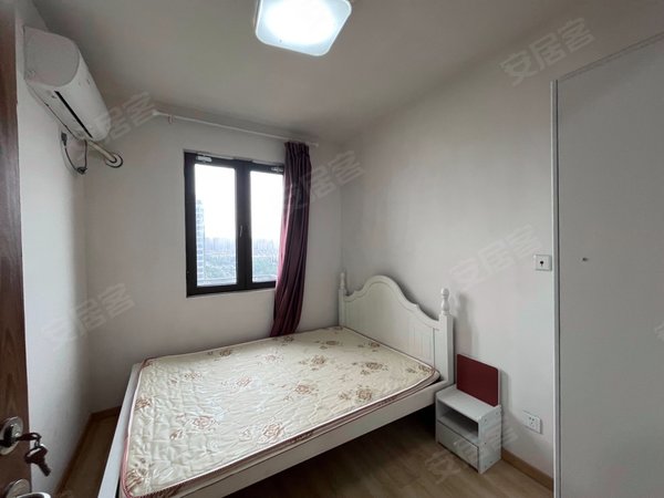 昆山玉山城东昇悦居昇悦居 大两房地铁口  随时住家电啥都有  24小时