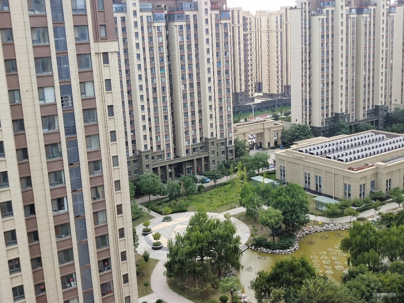 高档小区君悦花园电梯房凤凰层基础装修完工送附房和车位