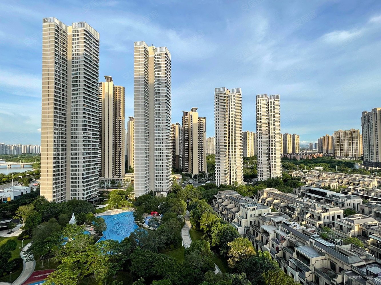 泰丰千花岛5室2厅2卫143.77㎡西南335万