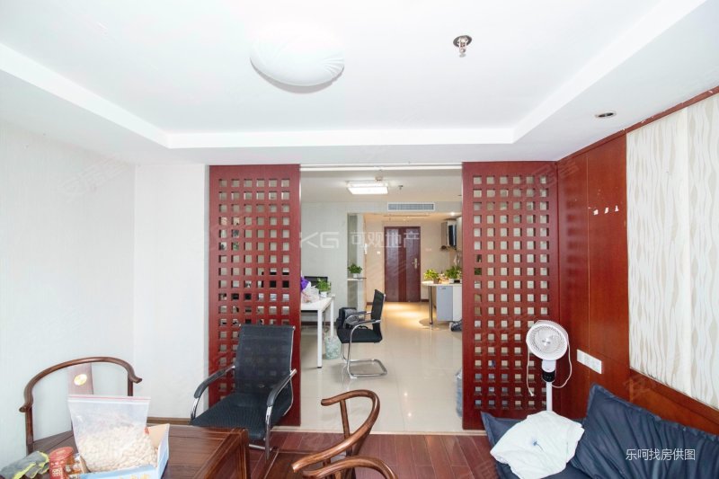 帝豪国际温泉小朝南高层,大飘窗总价低,随时看,可谈新贵公馆