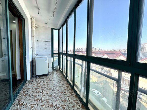 上海青浦徐泾广虹公寓近17号徐盈路地铁!三房朝南!