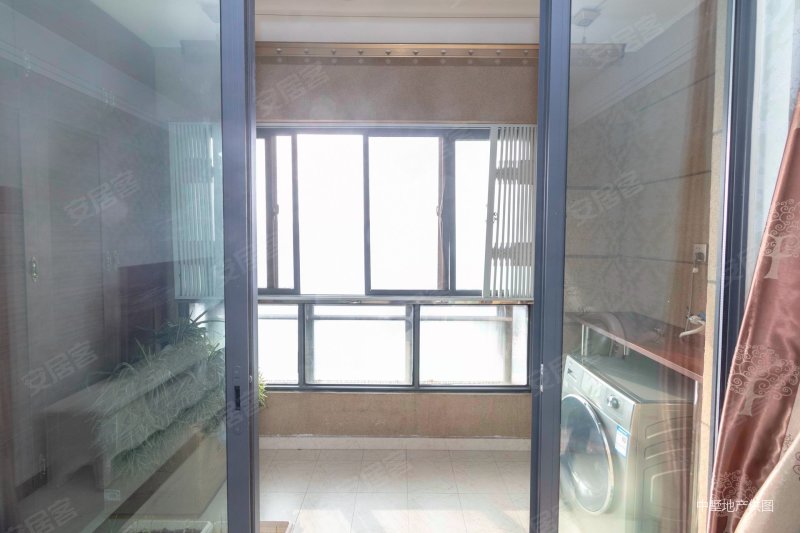 华地紫园商品住宅小三房高楼层采光充足有电梯交通便捷