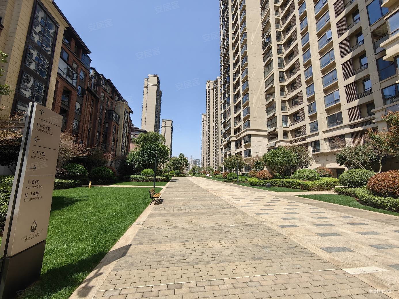 绿地国际博览城御珑3室2厅1卫95㎡南102万