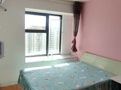 青岛城阳双元路蔚蓝郡无押金，660物业网水包含在内，南屋有空调，交房租电出租房源真实图片