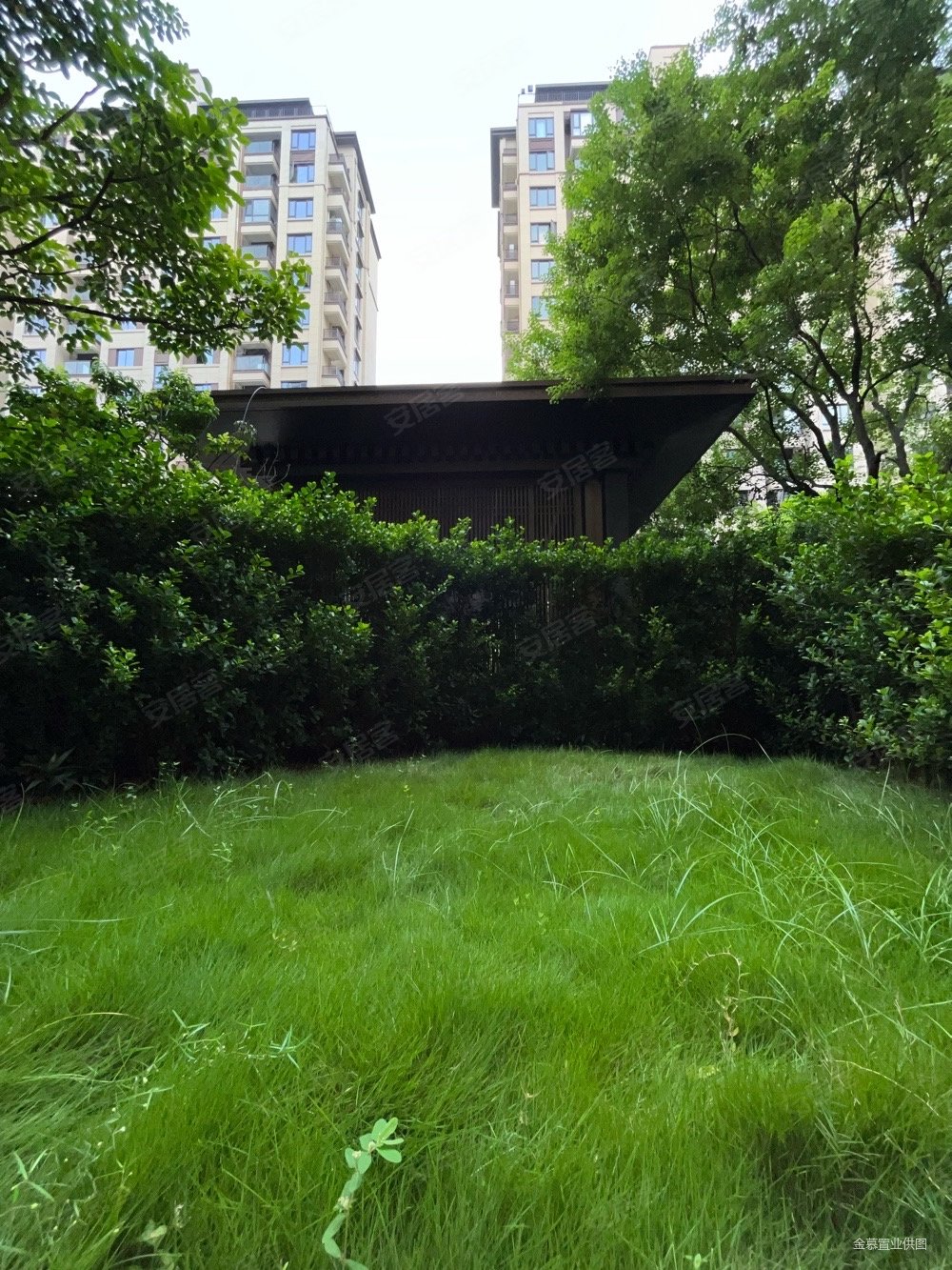 底复两层,使用550平,一楼带110平花园,带车位,南宁三中,大唐臻观二手