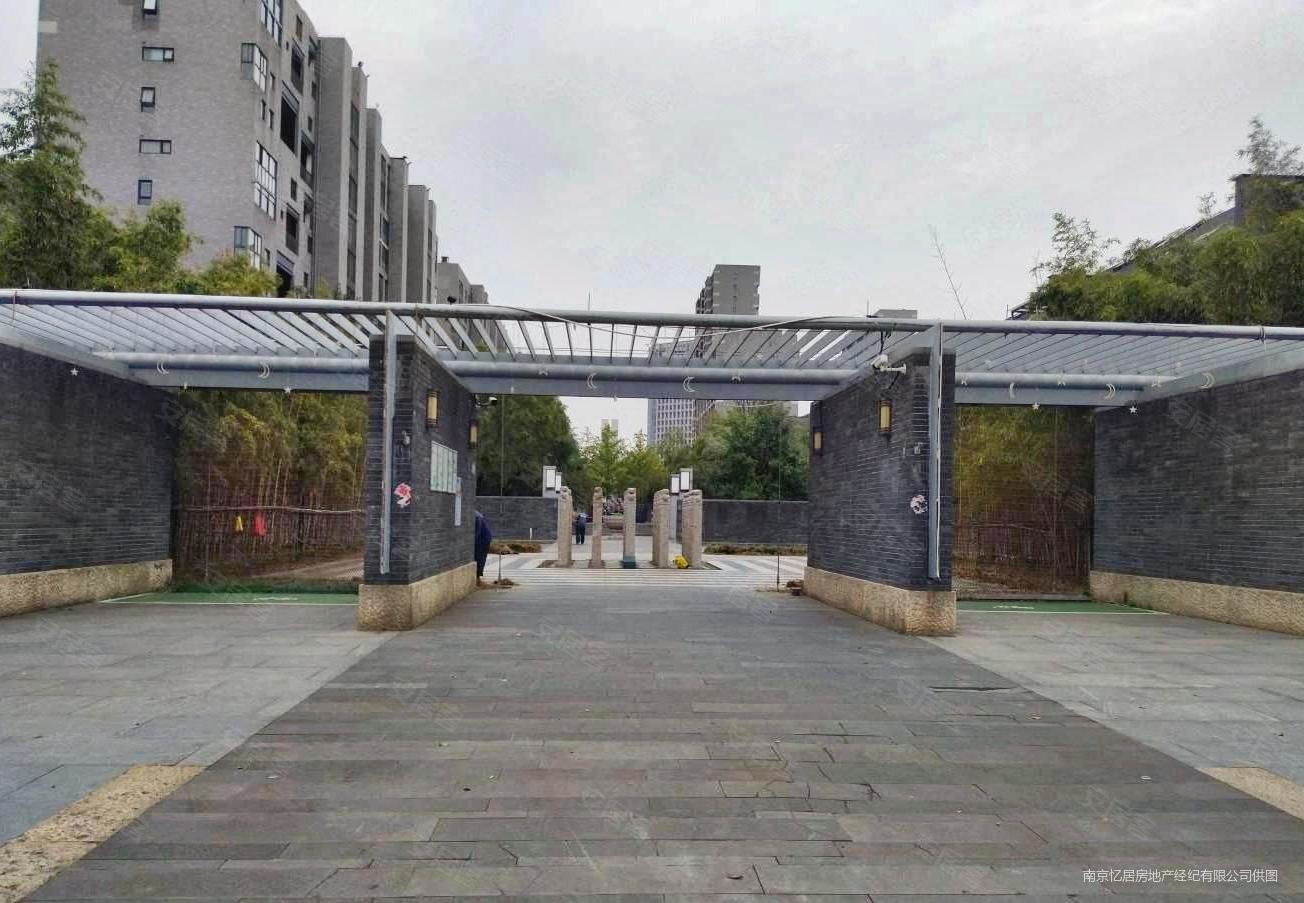 中航一楼带花园 二次精装 总高8层 拎包入住,中航樾府二手房,340万,3