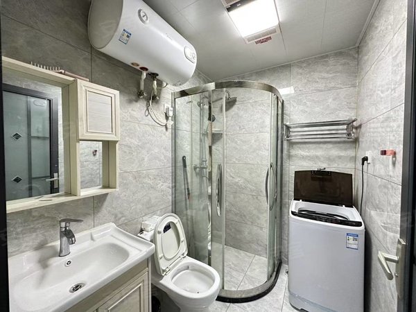 金华东阳东阳市中心东义路251号楼东义路 银泰 浙中商业广场 中天国际学校 停车方便 领包入住出租房源真实图片