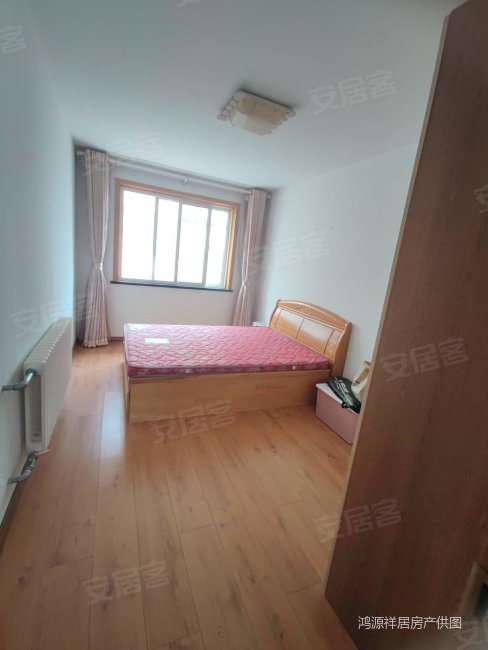 1号地铁口附近兴华苑大套二急售