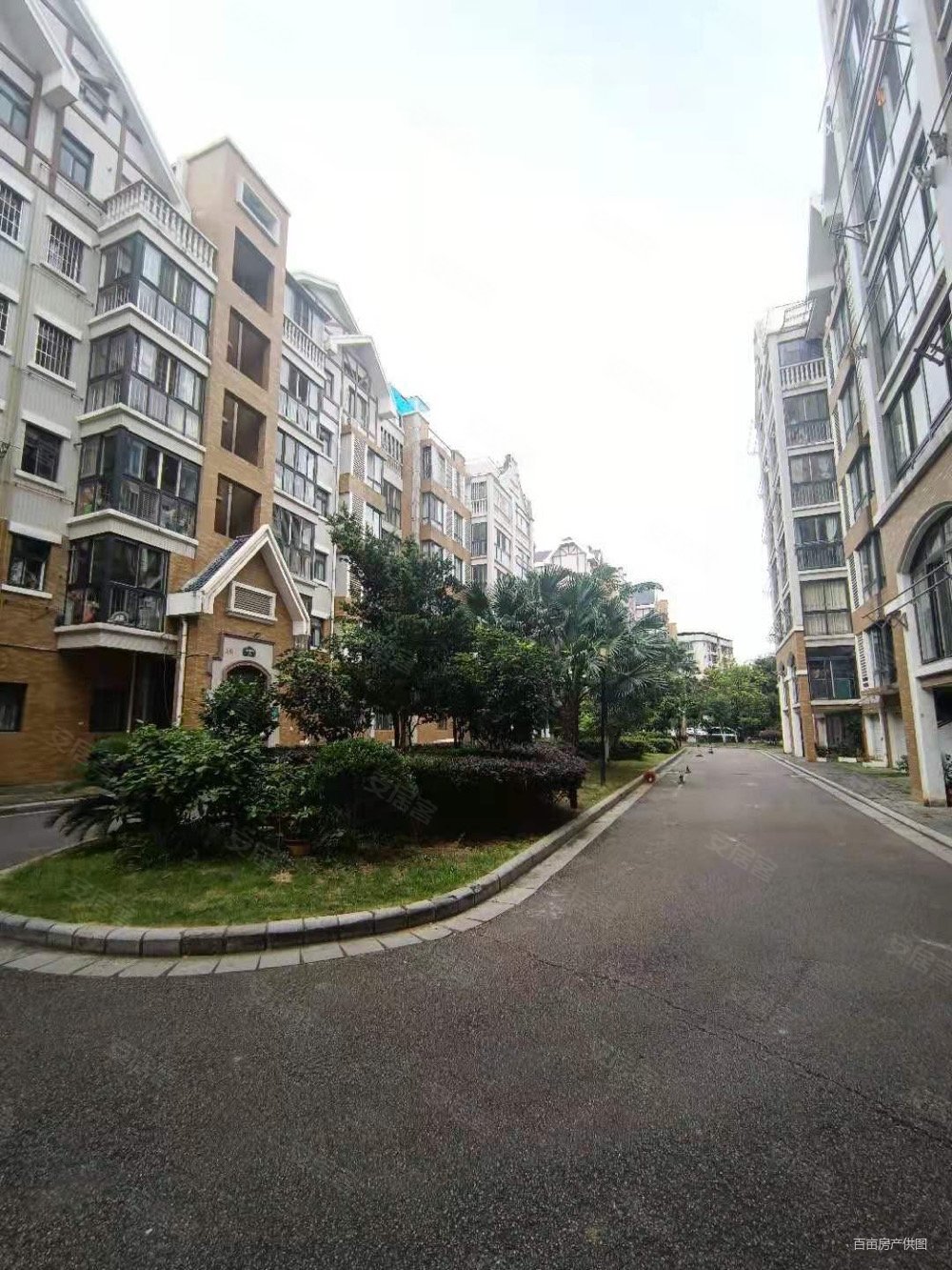 鱼峰柳石路天润格林庄园大美天第精装三房低楼层