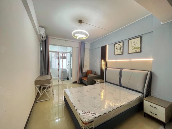 南宁西乡塘新阳龙腾天都近朝阳市中心 新房装修 押一付一 随时入住