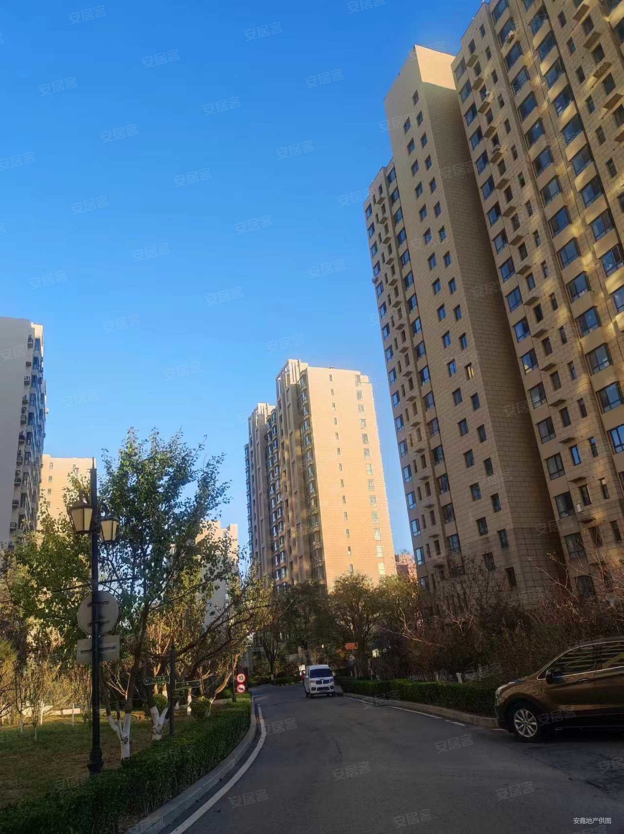 中铁诺德滨海花园一期三室两卫高楼层采光好南北通透