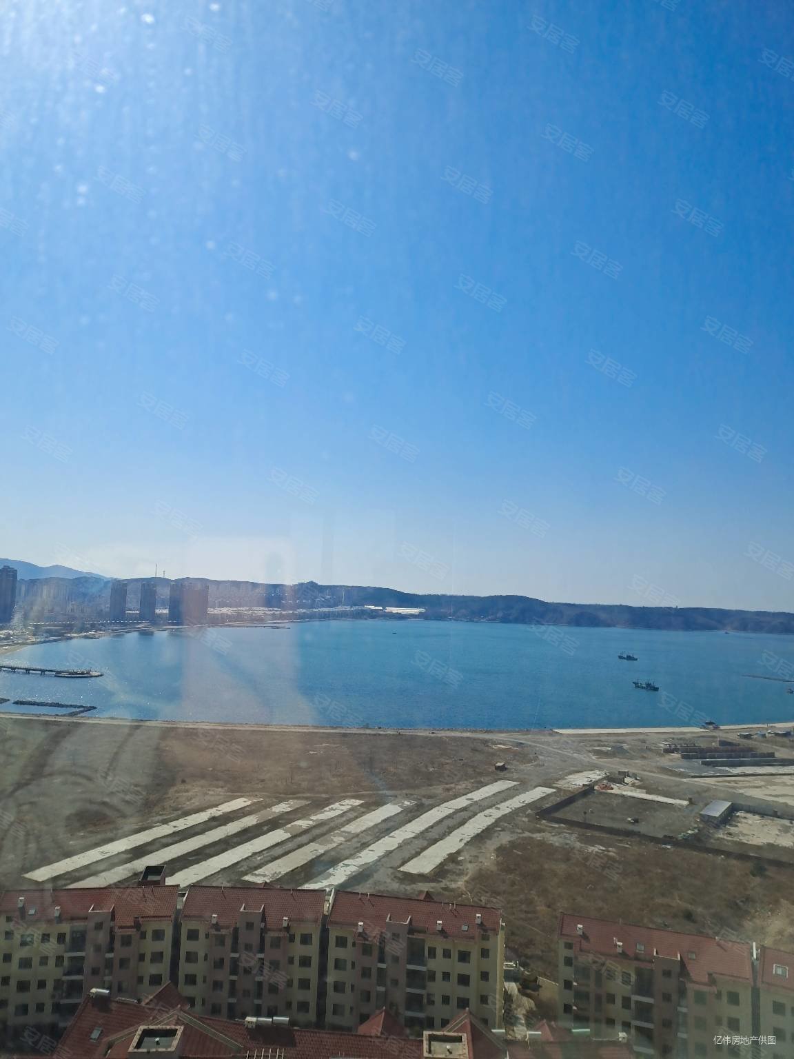 轻轨站旁,南北通厅2室,一线海景,精装修急售,只要36万火爆,麓岛兰湾