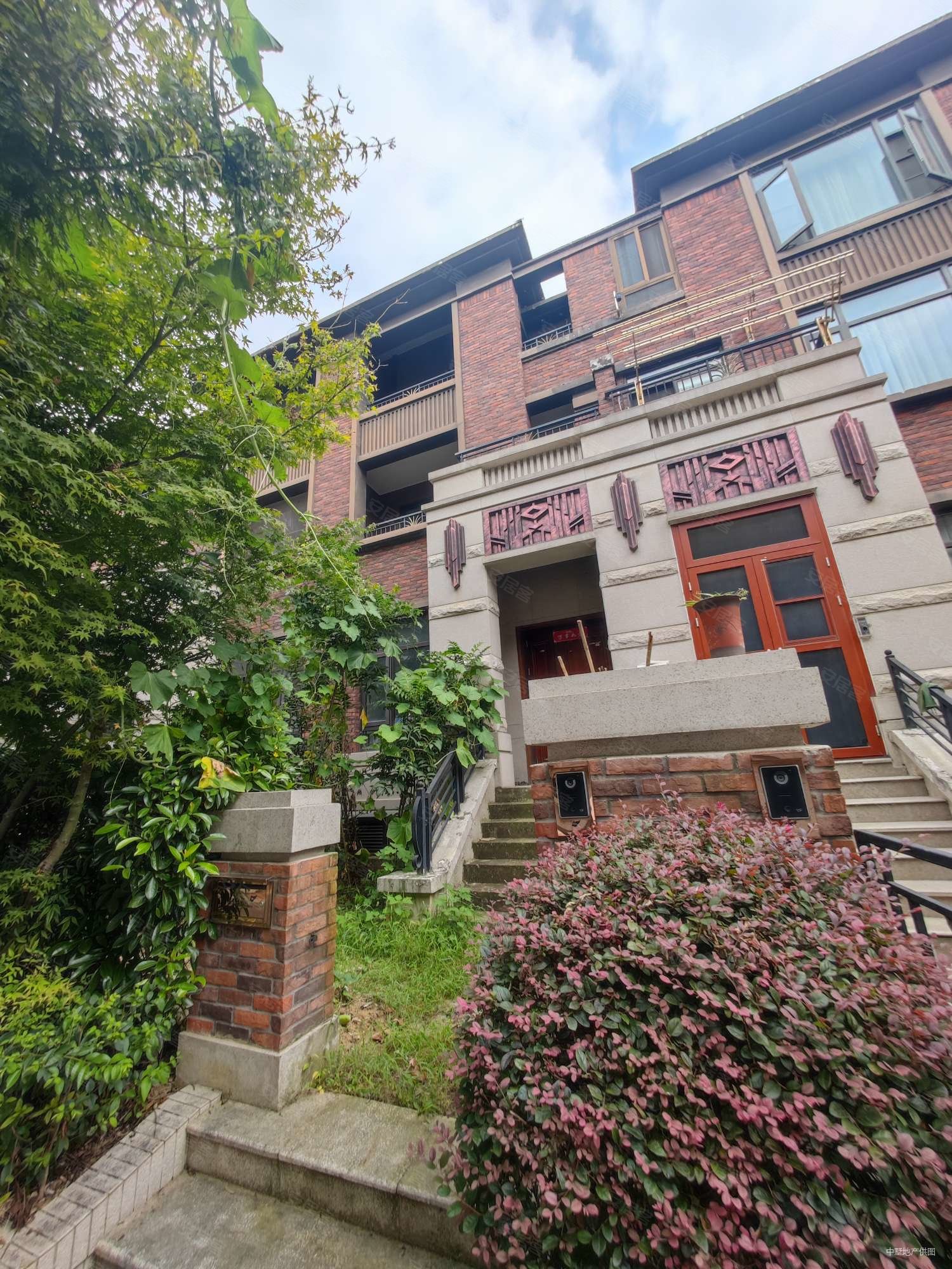 税费少 看房方便,岭湖墅(别墅)二手房,680万,4室2厅,2卫,247平米-合肥